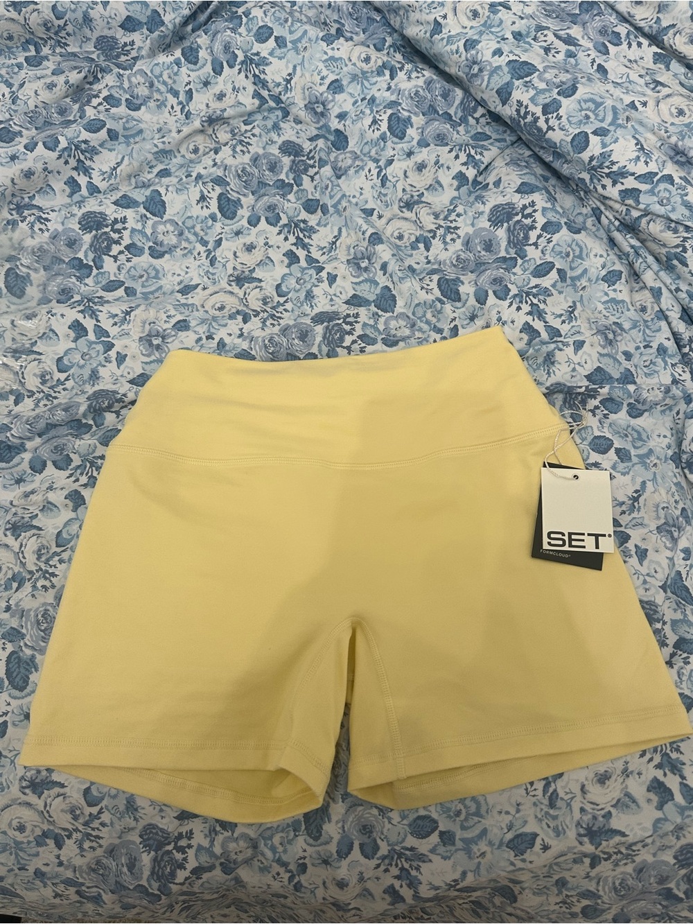 SET Active orange soda yellow Shorts